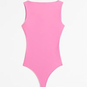 Abercrombie & Fitch Soft Matte Seamless Slash Bodysuit in Pink Size S